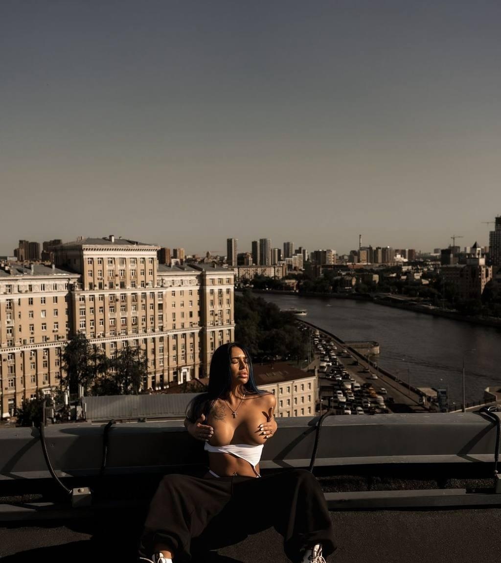 Дана привлекальеная девушка из Острогожск цена от 5000 руб