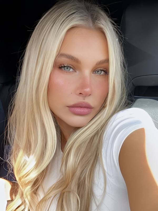 Адель привлекательная девушка из Острогожск цена от 4000 руб