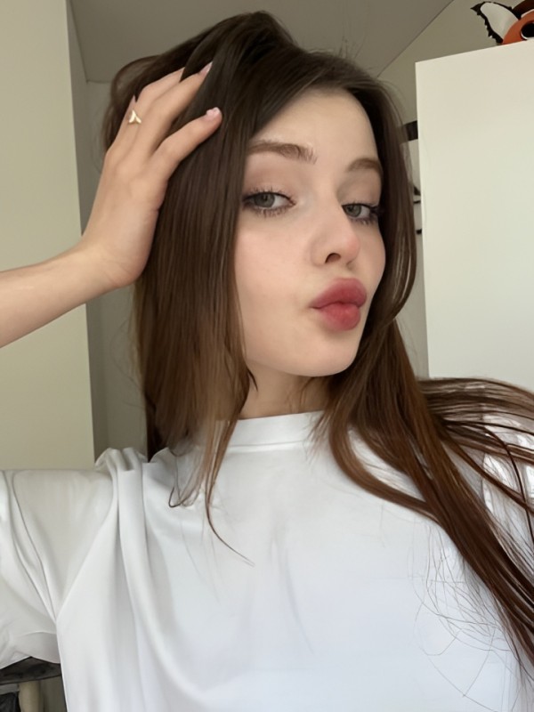 Инна привлекательная девушка из Острогожск цена от 2000 руб