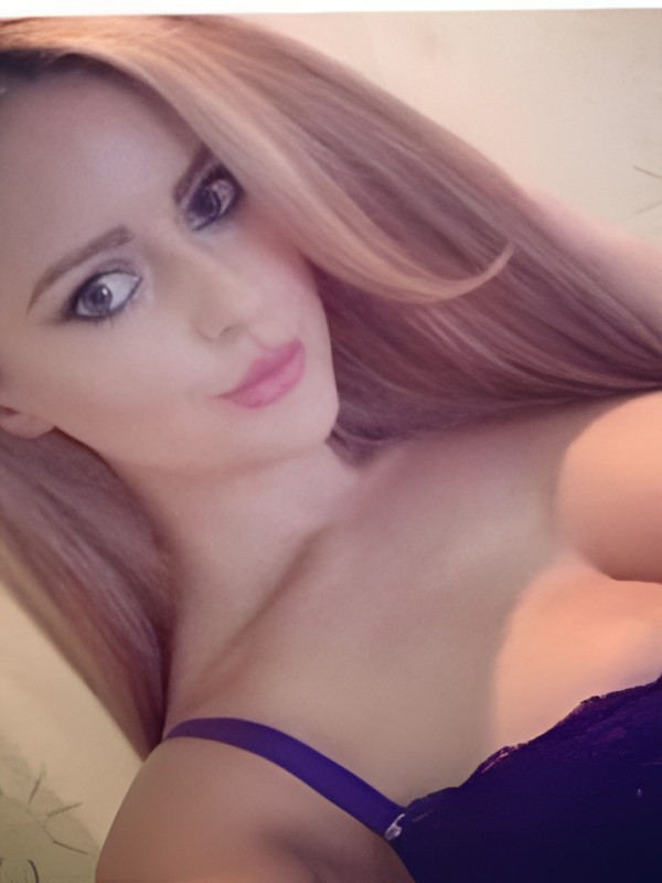 Юля привлекательная девушка из Острогожск цена от 1500 руб