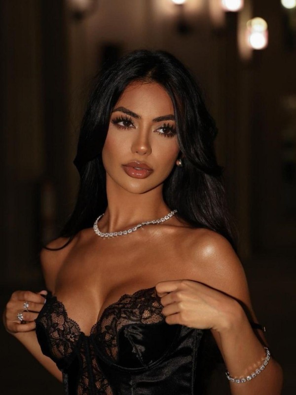 Милана привлекательная девушка из Острогожск цена от 4000 руб