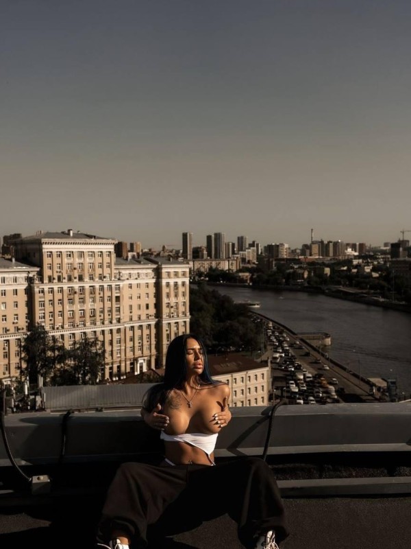 Дана привлекательная девушка из Острогожск цена от 5000 руб